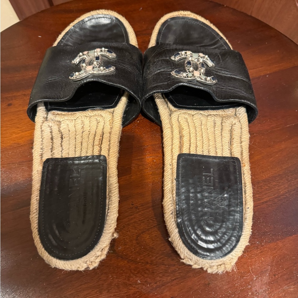 CHANEL Black and Beige Espadrille Sandals